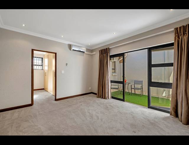 4 BEDROOM HOUSE FOR SALE IN HYDE PARK